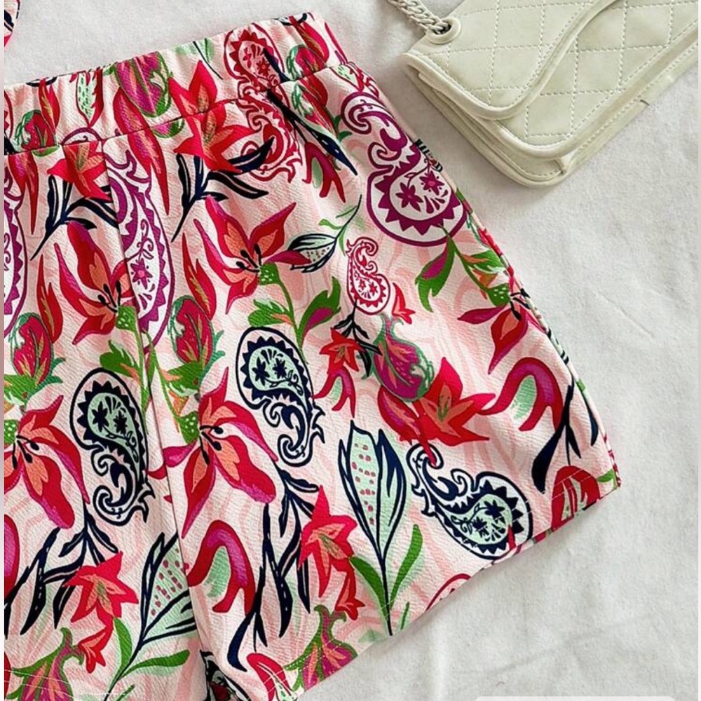 NEW: SHEIN Pink and Green Floral 2-Piece Tube Too & Short Set - Picture 7 of 8